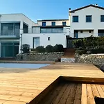 Avec Vue 4*