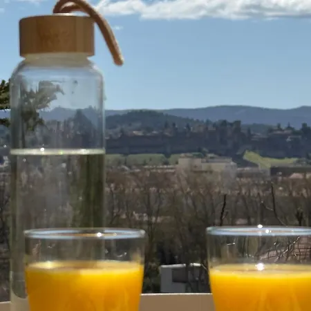 Avec Vue فندق مبيت وإفطار