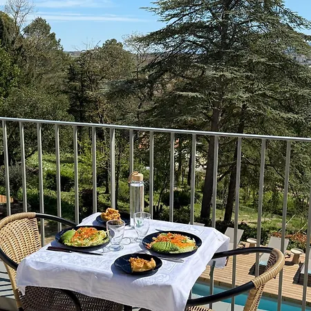 Avec Vue فندق مبيت وإفطار