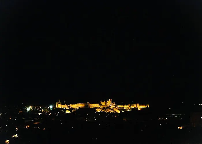 Alojamento de Acomodação e Pequeno-almoço Avec Vue Carcassonne
